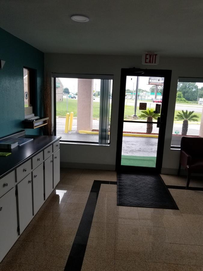 Executive Inn Ferry Pass Exterior foto