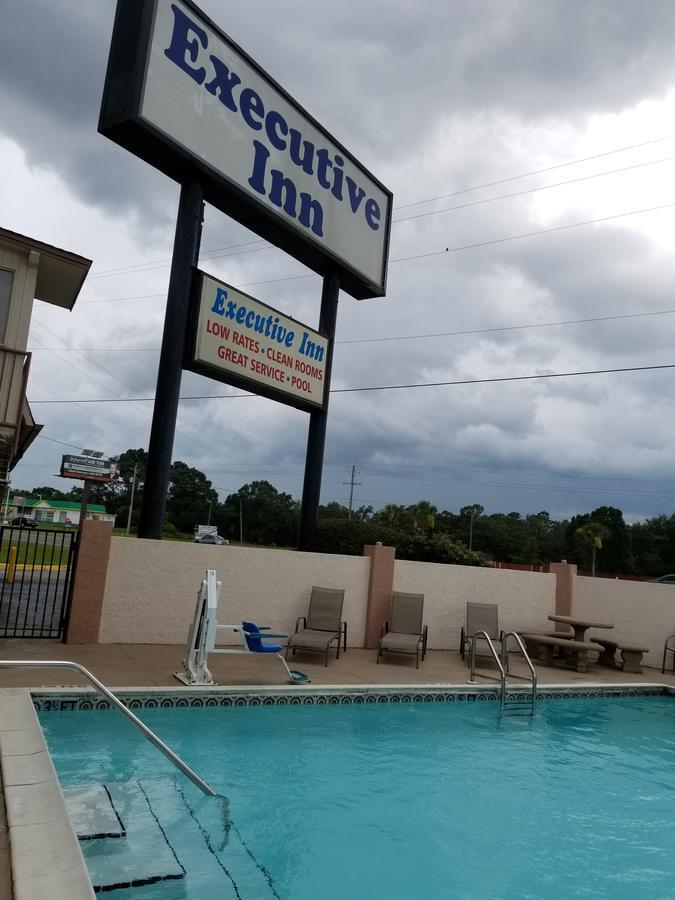 Executive Inn Ferry Pass Exterior foto