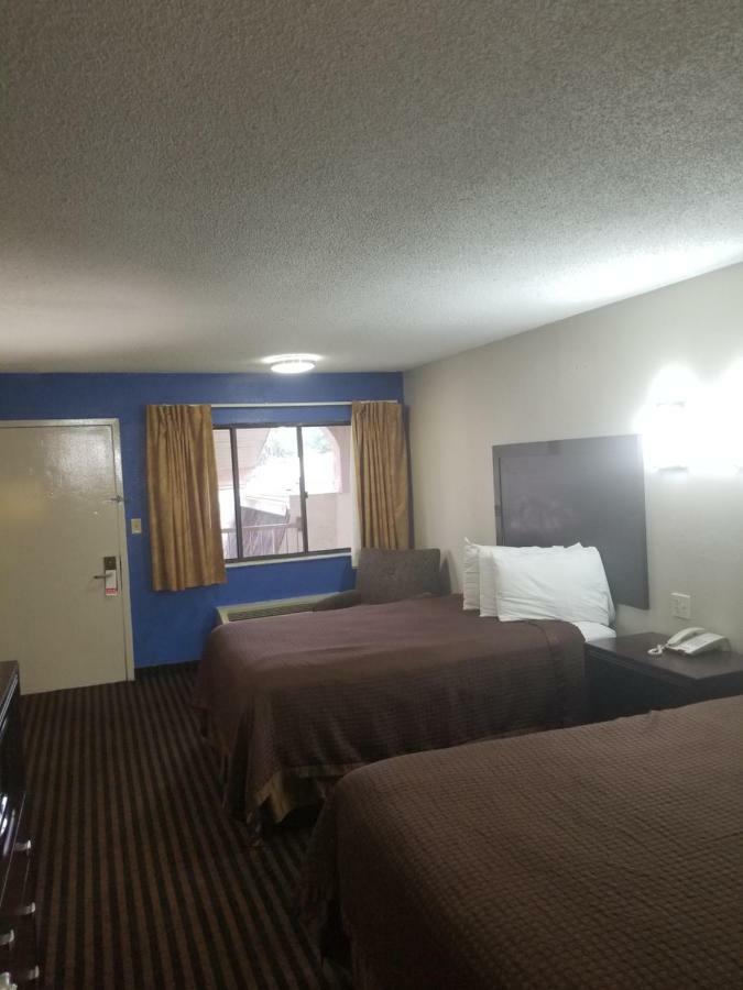 Executive Inn Ferry Pass Exterior foto